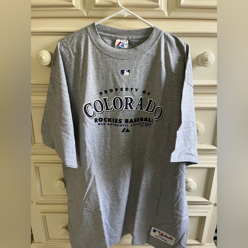 Mens XL Colorado Rockies Baseball Tshirt